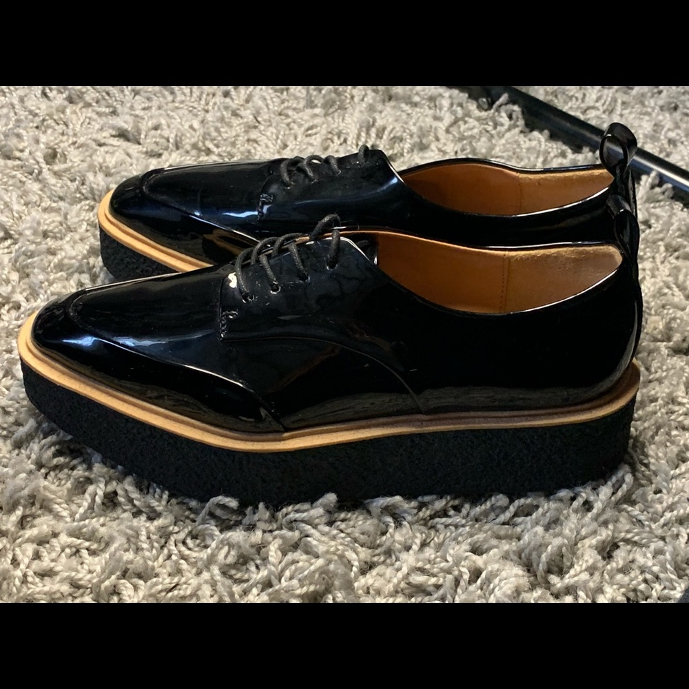 Patent leather Platform shoe